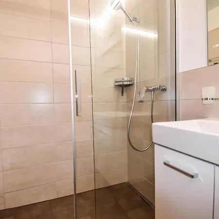 Apartment Haus Camillo Appartement-fewo 4-bettwohnung Nr- 6 By Interhome Saas-Fee